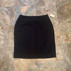 Black Worthington business skirt, size 14. NWT
